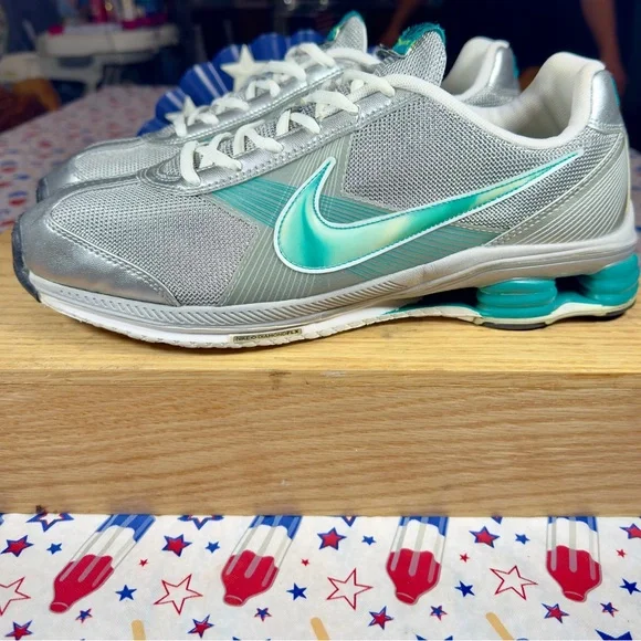 Nike Women's shox Running Shoes size 12 - Picture 3 of 6